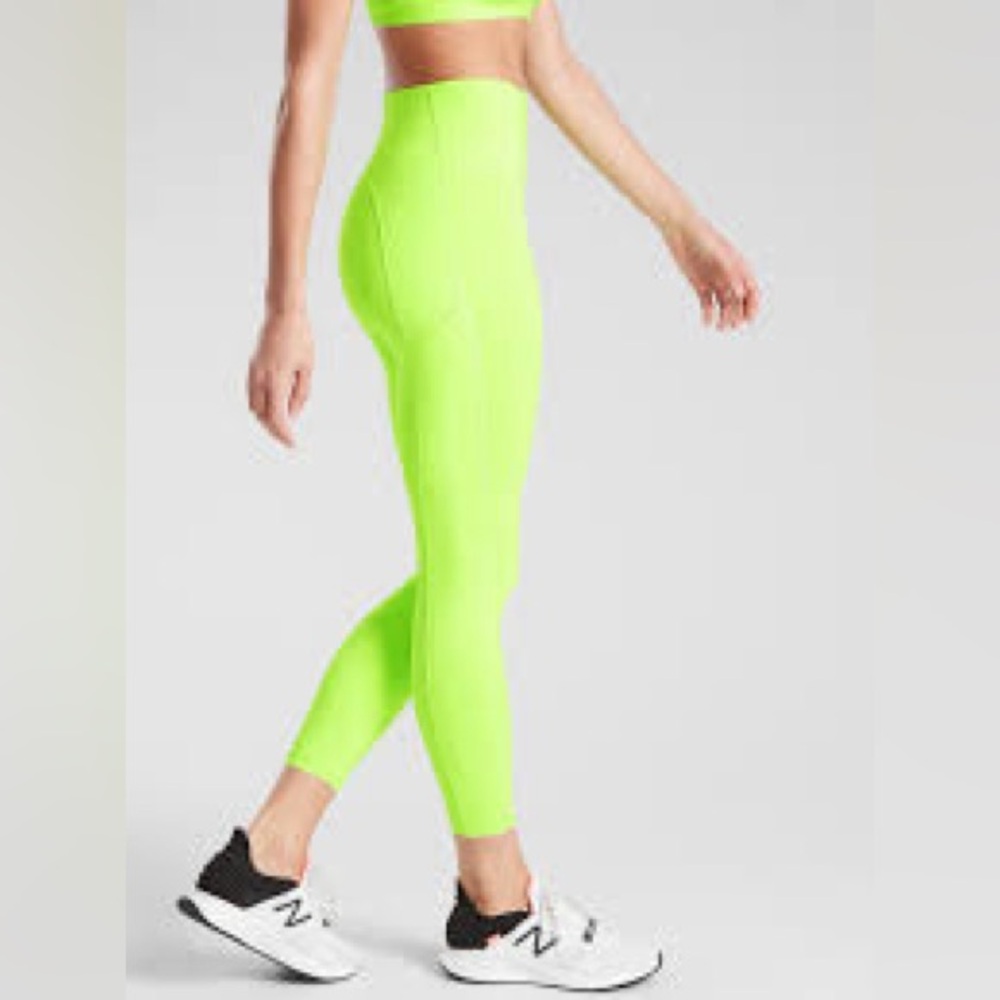 ATHLETA STASH POCKET 7/8 TIGHT in Lime Green
